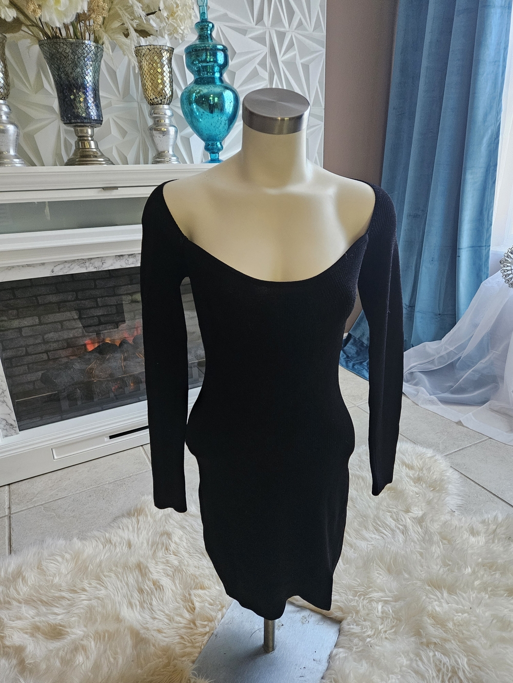 Elegant Black Long-Sleeve Off-Shoulder Bodycon Dress